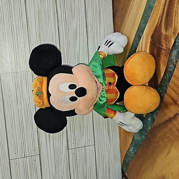 Disney's Mickey Mouse "The Pumpkin King" 12" Plush - Hallmark Exclusive - Picture 2 of 8